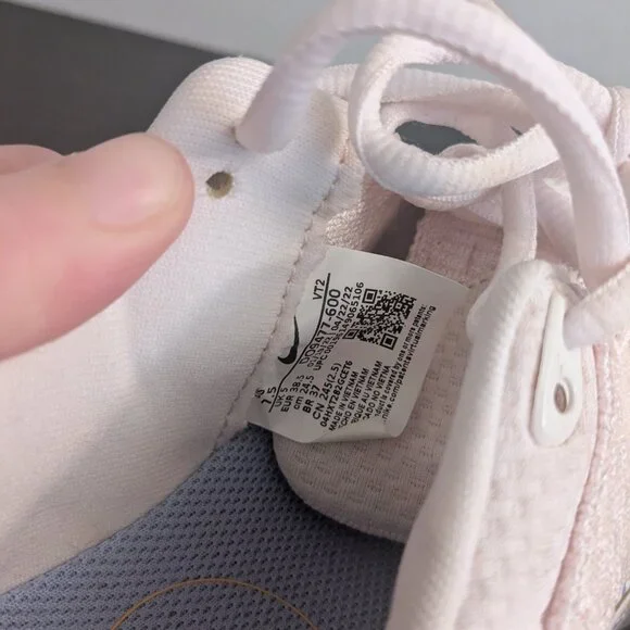 nike react flyknit pink 7.5 sneaker athletic shoe comfort - Picture 9 of 9